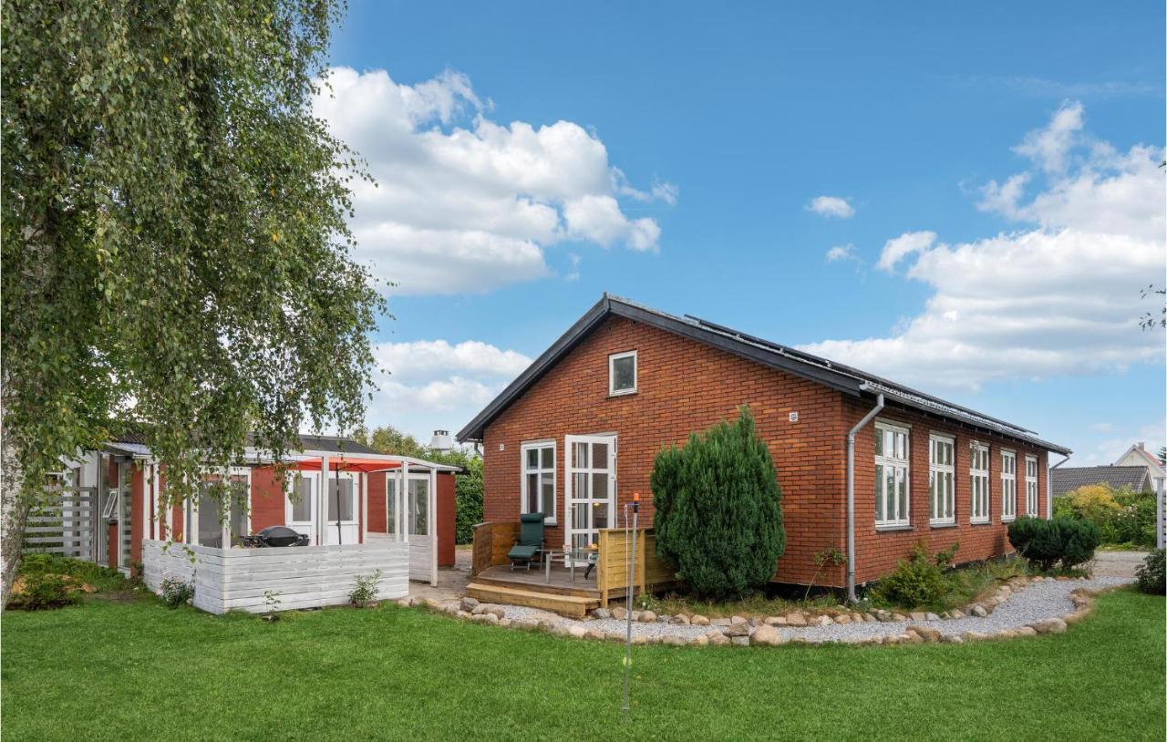 Cozy Home In Borkop With Kitchen Buitenkant foto